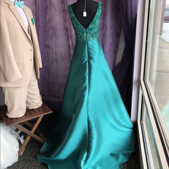 Prom dress - Picture 5 of 5